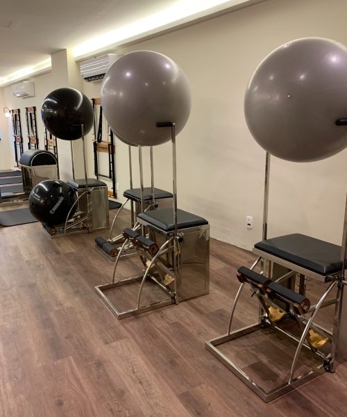 Chair & Bola